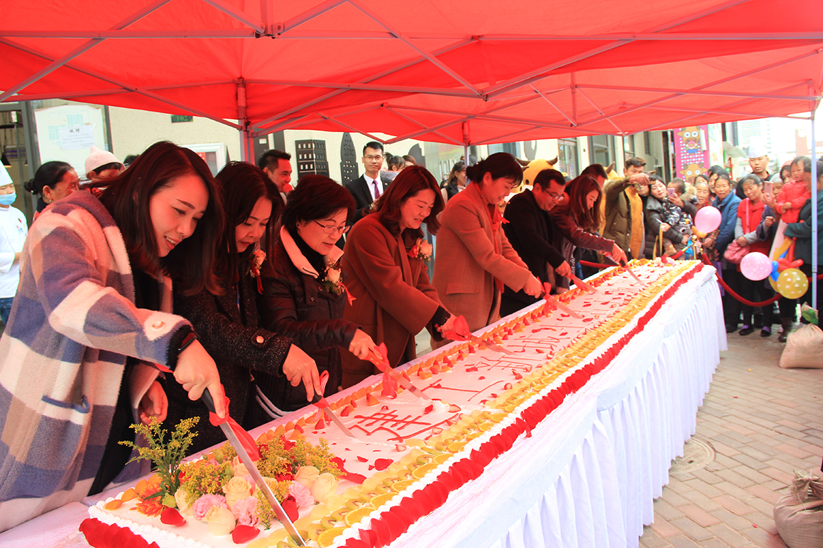 建工新城生活廣場舉辦周年慶活動(dòng)