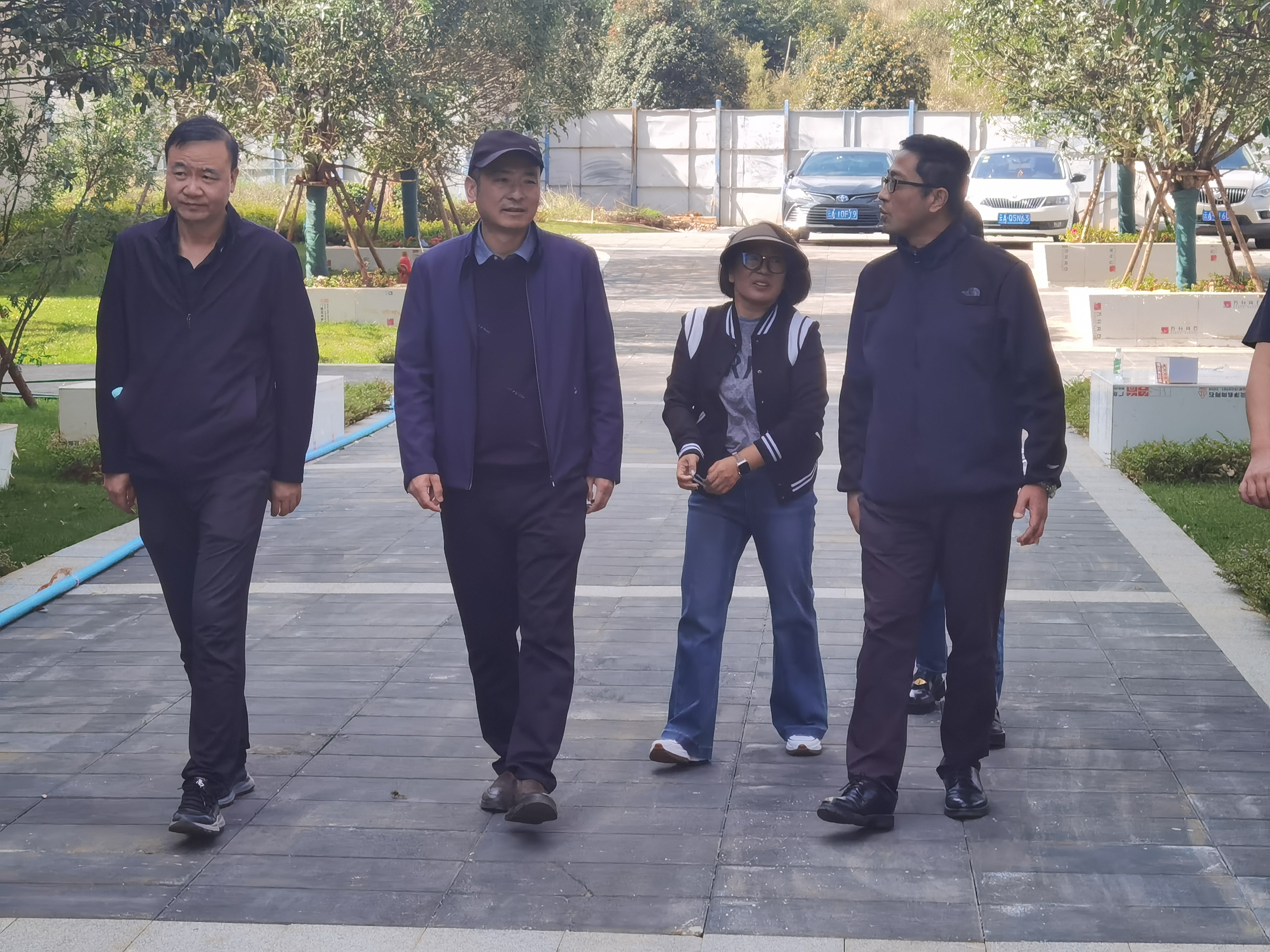 陽宗海管委會(huì)副主任、七甸街道辦黨工委書記金紹波到陽宗海片區(qū)調(diào)研