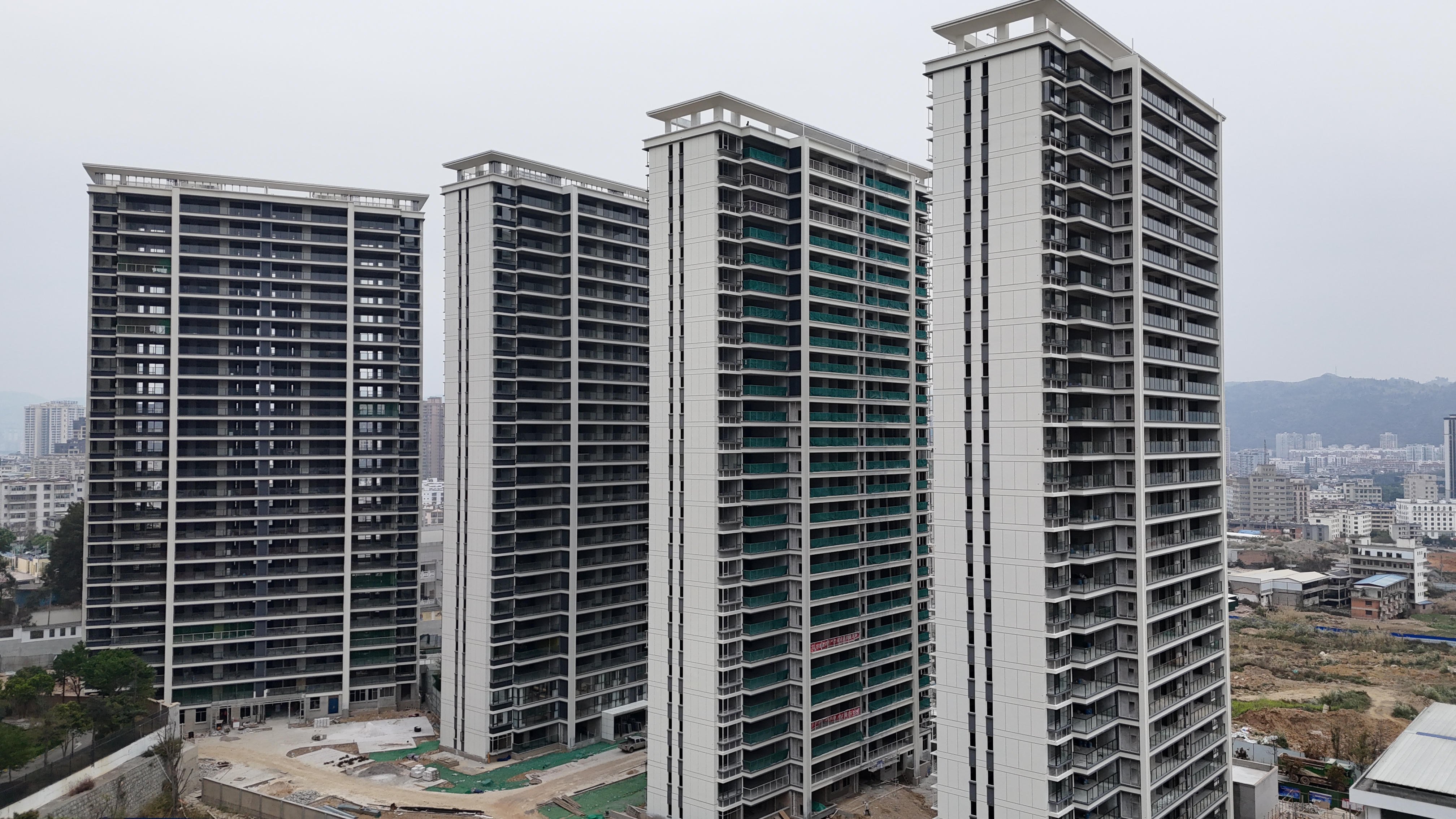 大干一季度 建投·西華學(xué)府拼出“開門紅”